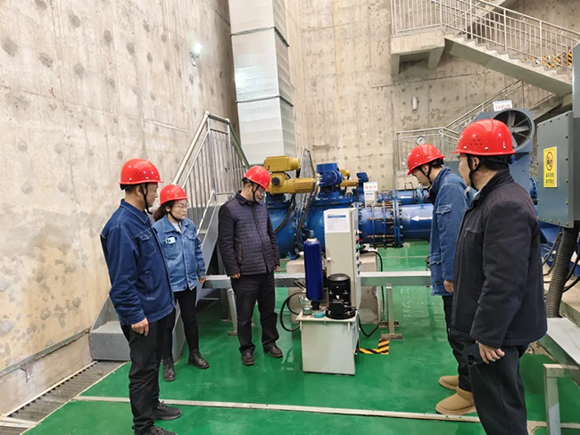 B体育（中国）官方网站新春慰问送关怀，节前安全督导保平安